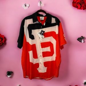 San Francisco Giants Button Down - Men’s Size Medium - NWT